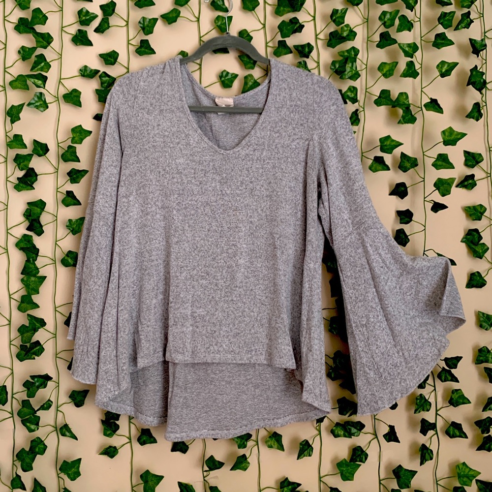 **LIGHTLY WORN** Heather Grey Bell Sleeve Sweater M